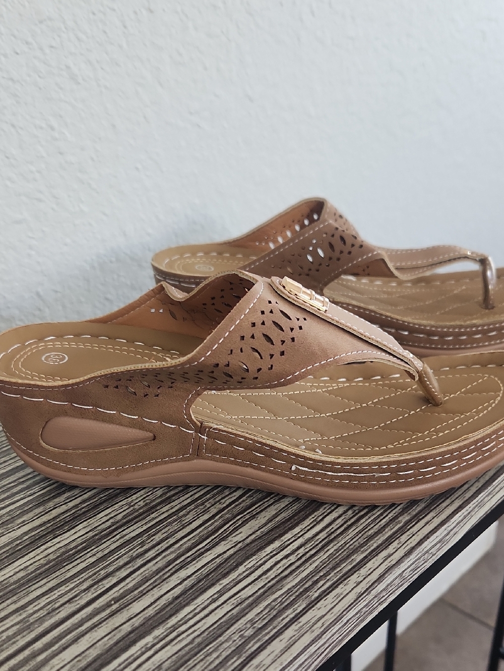 NWOT..ComfortWALK Women’s Tan Thong Sandals